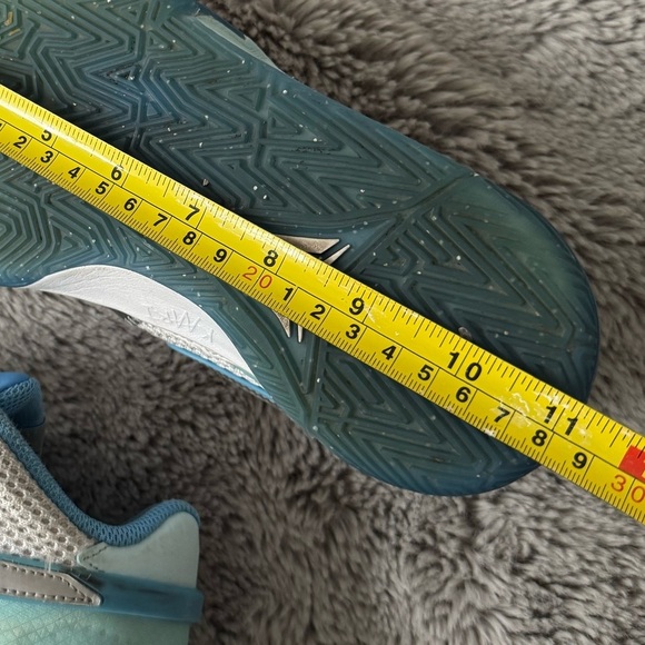 Nike Kid Boy Size 6.5Y Ja 1 GS Blue and Gray Sneakers Running Shoes Activewear - Picture 5 of 9